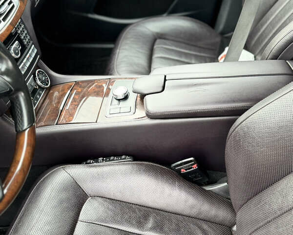 Черный Мерседес ЦЛС-Класс, объемом двигателя 3.5 л и пробегом 193 тыс. км за 21000 $, фото 4 на Automoto.ua