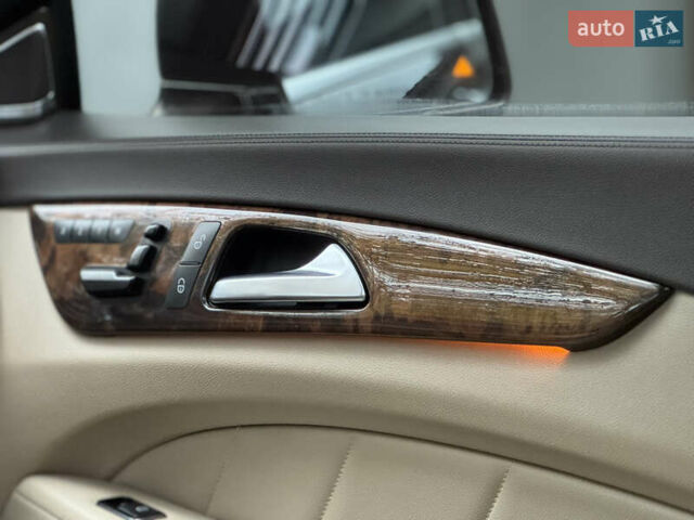 Коричневый Мерседес ЦЛС-Класс, объемом двигателя 4.7 л и пробегом 149 тыс. км за 21500 $, фото 24 на Automoto.ua