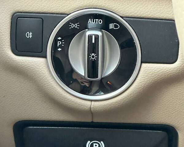 Коричневый Мерседес ЦЛС-Класс, объемом двигателя 2.14 л и пробегом 250 тыс. км за 17900 $, фото 24 на Automoto.ua