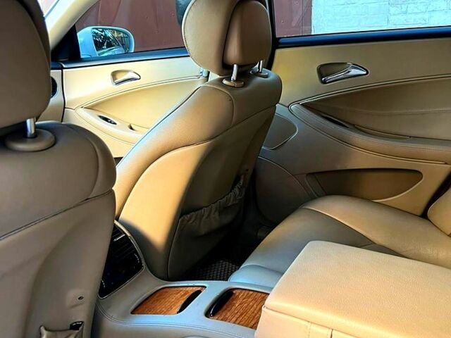 Мерседес ЦЛС-Класс, объемом двигателя 3.5 л и пробегом 250 тыс. км за 8300 $, фото 10 на Automoto.ua