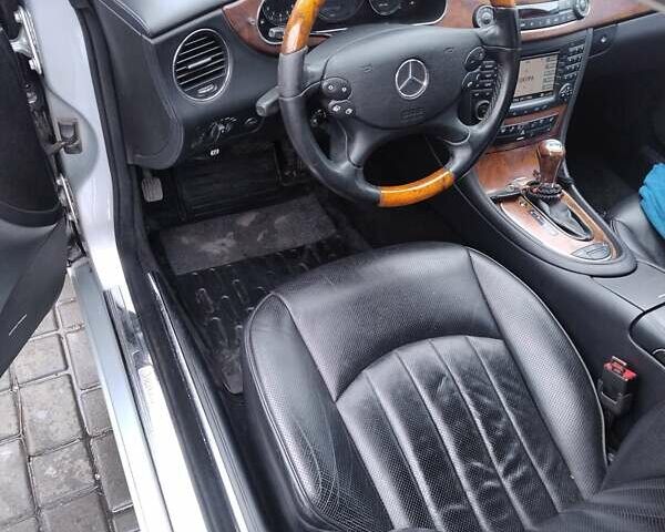 Серый Мерседес ЦЛС-Класс, объемом двигателя 4.97 л и пробегом 240 тыс. км за 10000 $, фото 4 на Automoto.ua