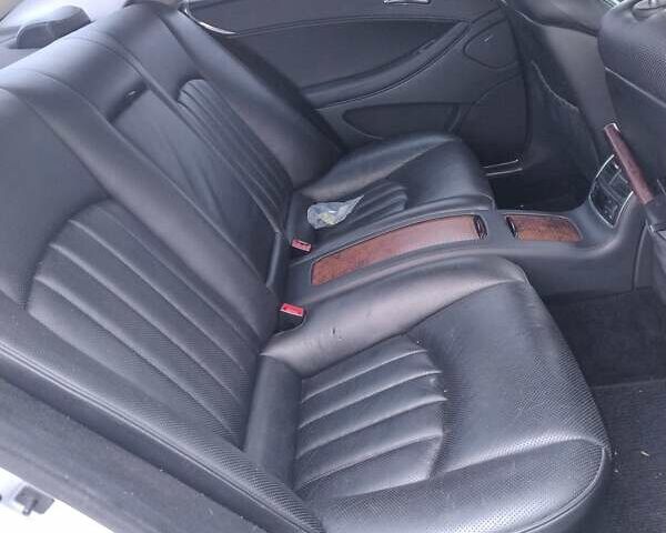 Серый Мерседес ЦЛС-Класс, объемом двигателя 4.97 л и пробегом 240 тыс. км за 10000 $, фото 8 на Automoto.ua