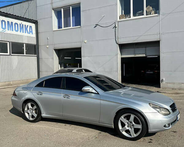 Серый Мерседес ЦЛС-Класс, объемом двигателя 3.5 л и пробегом 250 тыс. км за 4900 $, фото 3 на Automoto.ua