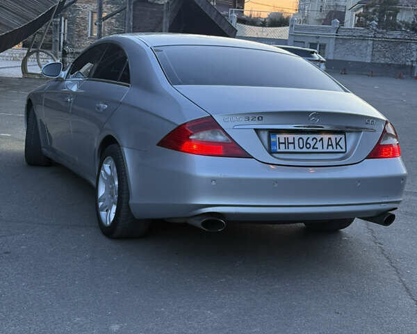 Сірий Мерседес ЦЛС-Клас, об'ємом двигуна 0 л та пробігом 300 тис. км за 9000 $, фото 2 на Automoto.ua