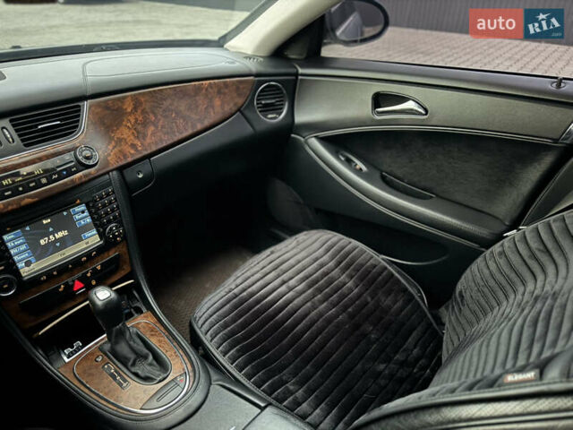 Мерседес ЦЛС-Клас 2005 у Летичеве на Automoto.ua Сірий Мерседес ЦЛС-Клас, об'ємом двигуна 3 л та пробігом 255 тис. км за 8999 $, фото 43 на Automoto.ua