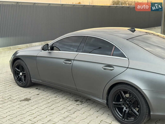 Мерседес ЦЛС-Клас 2005 у Летичеве на Automoto.ua Сірий Мерседес ЦЛС-Клас, об'ємом двигуна 3 л та пробігом 255 тис. км за 8999 $, фото 21 на Automoto.ua