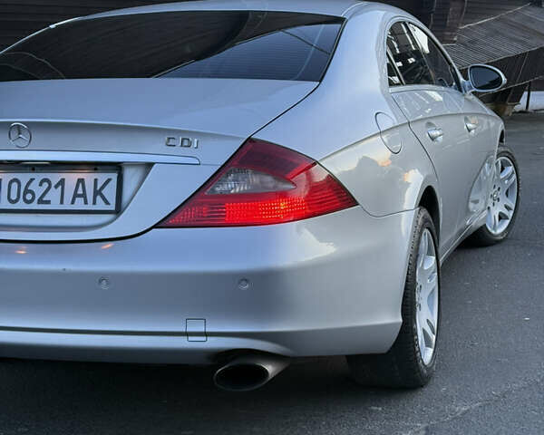 Сірий Мерседес ЦЛС-Клас, об'ємом двигуна 0 л та пробігом 300 тис. км за 9000 $, фото 3 на Automoto.ua