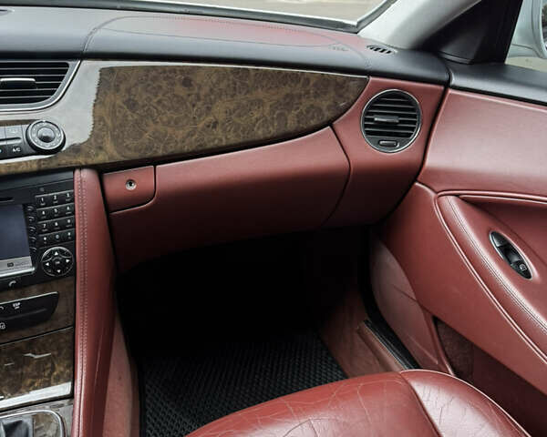 Сірий Мерседес ЦЛС-Клас, об'ємом двигуна 0 л та пробігом 300 тис. км за 9000 $, фото 20 на Automoto.ua