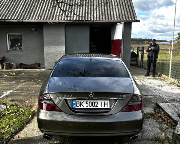 Мерседес ЦЛС-Клас 2006 у Рівному на Automoto.ua Сірий Мерседес ЦЛС-Клас, об'ємом двигуна 2.99 л та пробігом 289 тис. км за 10200 $, фото 3 на Automoto.ua