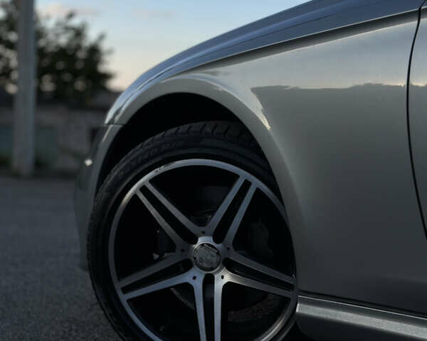 Серый Мерседес ЦЛС-Класс, объемом двигателя 5.46 л и пробегом 246 тыс. км за 16000 $, фото 11 на Automoto.ua