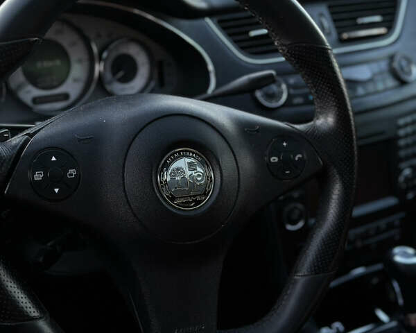 Серый Мерседес ЦЛС-Класс, объемом двигателя 5.46 л и пробегом 246 тыс. км за 16000 $, фото 4 на Automoto.ua