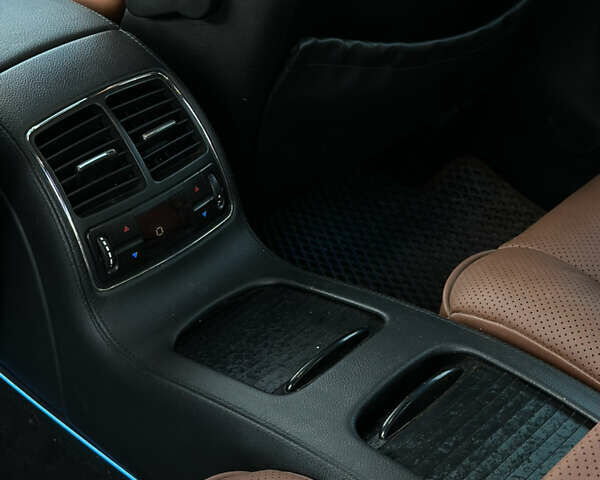 Серый Мерседес ЦЛС-Класс, объемом двигателя 5.46 л и пробегом 246 тыс. км за 16000 $, фото 9 на Automoto.ua