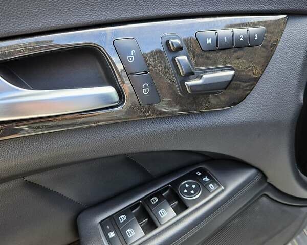 Серый Мерседес ЦЛС-Класс, объемом двигателя 3 л и пробегом 255 тыс. км за 19900 $, фото 67 на Automoto.ua