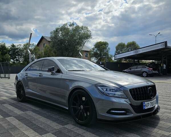 Серый Мерседес ЦЛС-Класс, объемом двигателя 3 л и пробегом 255 тыс. км за 19900 $, фото 11 на Automoto.ua