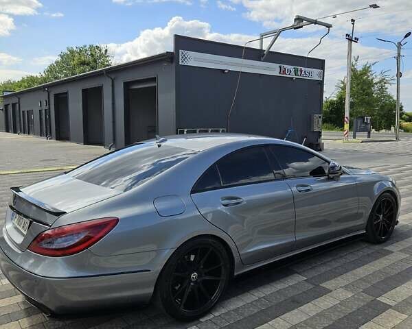 Серый Мерседес ЦЛС-Класс, объемом двигателя 3 л и пробегом 255 тыс. км за 19900 $, фото 1 на Automoto.ua