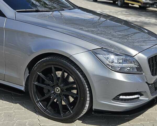 Серый Мерседес ЦЛС-Класс, объемом двигателя 3 л и пробегом 255 тыс. км за 19900 $, фото 82 на Automoto.ua