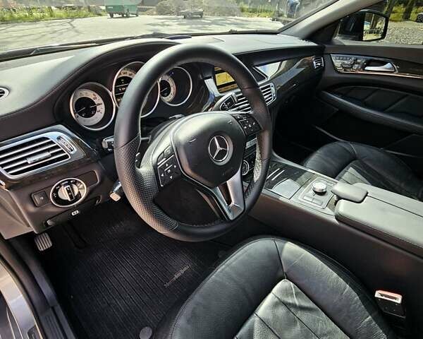 Серый Мерседес ЦЛС-Класс, объемом двигателя 3 л и пробегом 255 тыс. км за 19900 $, фото 63 на Automoto.ua