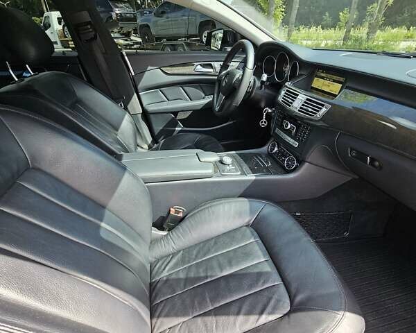 Серый Мерседес ЦЛС-Класс, объемом двигателя 3 л и пробегом 255 тыс. км за 19900 $, фото 53 на Automoto.ua