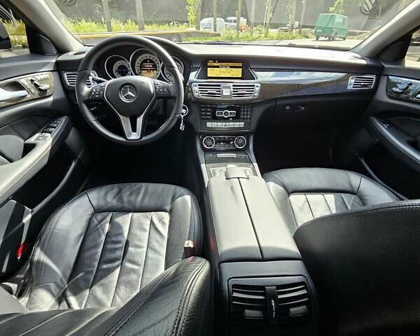 Серый Мерседес ЦЛС-Класс, объемом двигателя 3 л и пробегом 255 тыс. км за 19900 $, фото 54 на Automoto.ua