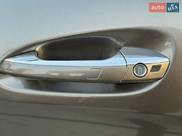 Серый Мерседес ЦЛС-Класс, объемом двигателя 4.66 л и пробегом 167 тыс. км за 19000 $, фото 9 на Automoto.ua