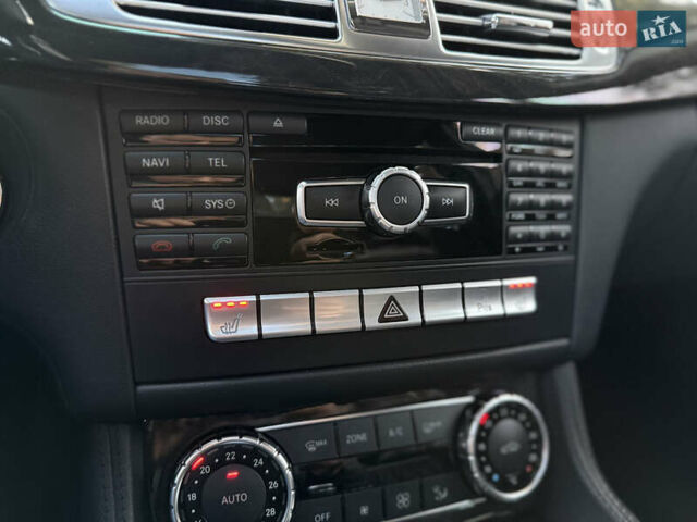 Серый Мерседес ЦЛС-Класс, объемом двигателя 3 л и пробегом 384 тыс. км за 17450 $, фото 24 на Automoto.ua