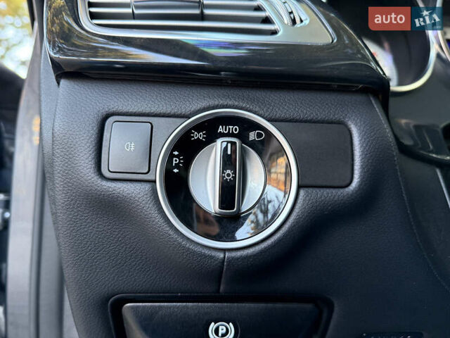 Серый Мерседес ЦЛС-Класс, объемом двигателя 3 л и пробегом 384 тыс. км за 17450 $, фото 22 на Automoto.ua