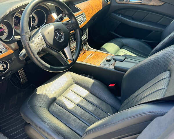 Сірий Мерседес ЦЛС-Клас, об'ємом двигуна 4.67 л та пробігом 74 тис. км за 25000 $, фото 5 на Automoto.ua