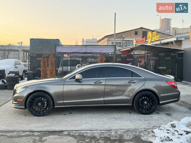Серый Мерседес ЦЛС-Класс, объемом двигателя 4.66 л и пробегом 167 тыс. км за 19000 $, фото 3 на Automoto.ua