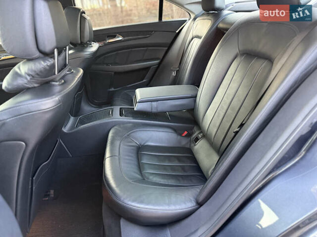 Серый Мерседес ЦЛС-Класс, объемом двигателя 3 л и пробегом 384 тыс. км за 17450 $, фото 16 на Automoto.ua