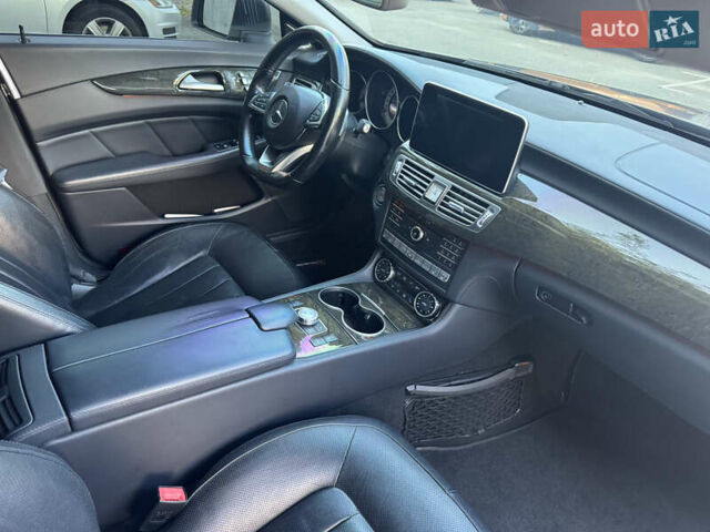 Серый Мерседес ЦЛС-Класс, объемом двигателя 3 л и пробегом 74 тыс. км за 26700 $, фото 7 на Automoto.ua