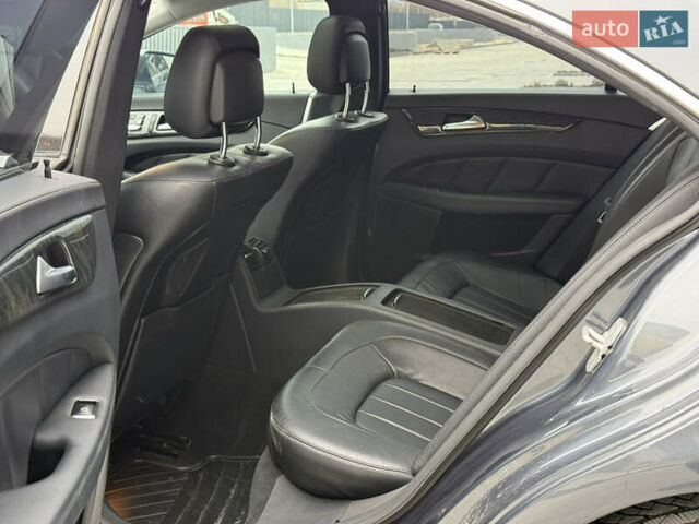 Серый Мерседес ЦЛС-Класс, объемом двигателя 3 л и пробегом 134 тыс. км за 21500 $, фото 47 на Automoto.ua