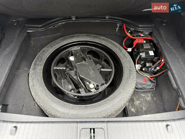 Серый Мерседес ЦЛС-Класс, объемом двигателя 3 л и пробегом 134 тыс. км за 21500 $, фото 57 на Automoto.ua