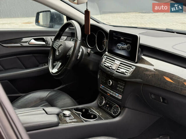 Серый Мерседес ЦЛС-Класс, объемом двигателя 3 л и пробегом 134 тыс. км за 21500 $, фото 63 на Automoto.ua