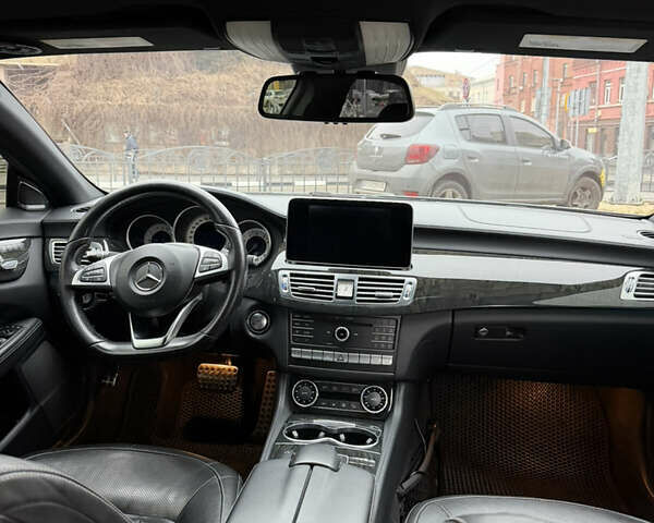 Серый Мерседес ЦЛС-Класс, объемом двигателя 3 л и пробегом 149 тыс. км за 28000 $, фото 13 на Automoto.ua