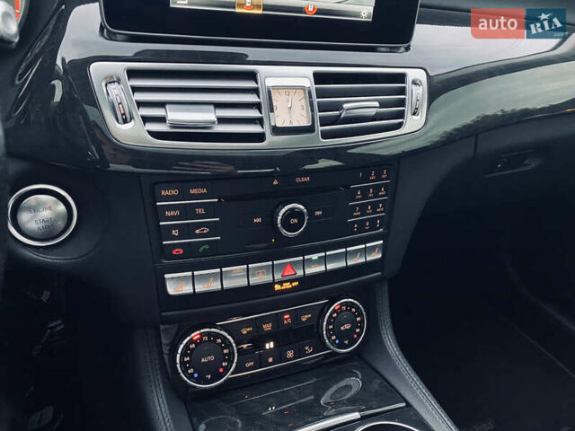 Серый Мерседес ЦЛС-Класс, объемом двигателя 3 л и пробегом 107 тыс. км за 27000 $, фото 17 на Automoto.ua