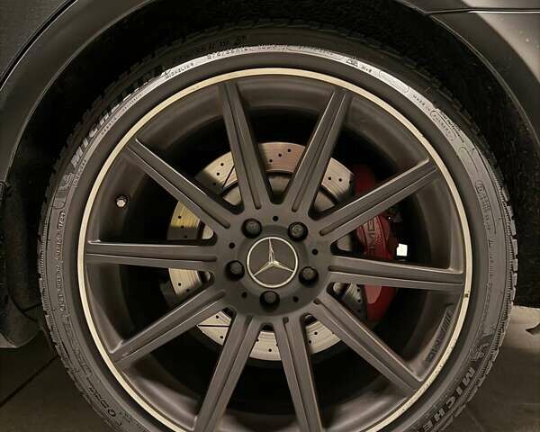 Серый Мерседес ЦЛС-Класс, объемом двигателя 5.46 л и пробегом 113 тыс. км за 70000 $, фото 8 на Automoto.ua