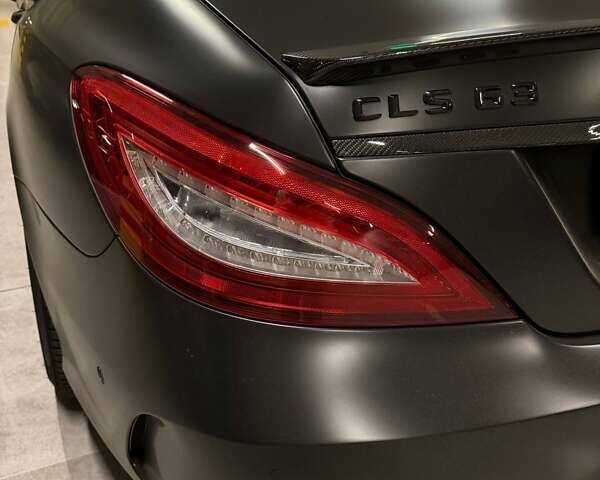 Серый Мерседес ЦЛС-Класс, объемом двигателя 5.46 л и пробегом 113 тыс. км за 70000 $, фото 3 на Automoto.ua