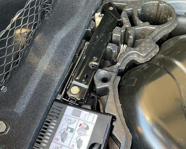 Серый Мерседес ЦЛС-Класс, объемом двигателя 2.14 л и пробегом 85 тыс. км за 29999 $, фото 43 на Automoto.ua