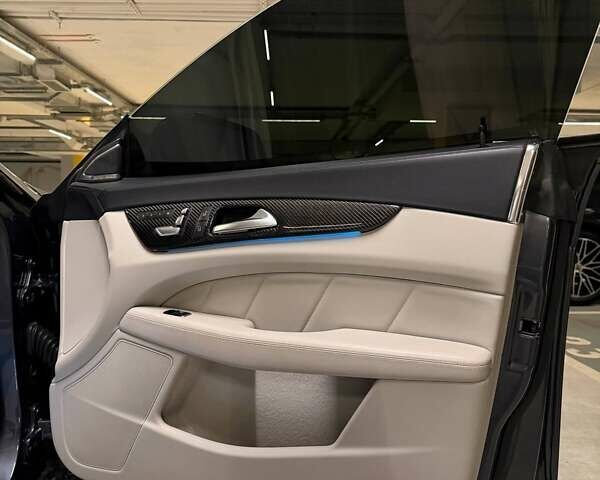 Серый Мерседес ЦЛС-Класс, объемом двигателя 5.46 л и пробегом 113 тыс. км за 70000 $, фото 14 на Automoto.ua