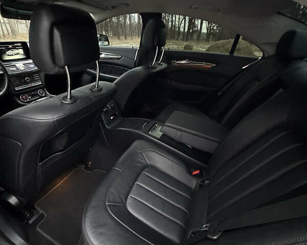 Серый Мерседес ЦЛС-Класс, объемом двигателя 2.99 л и пробегом 230 тыс. км за 29999 $, фото 12 на Automoto.ua