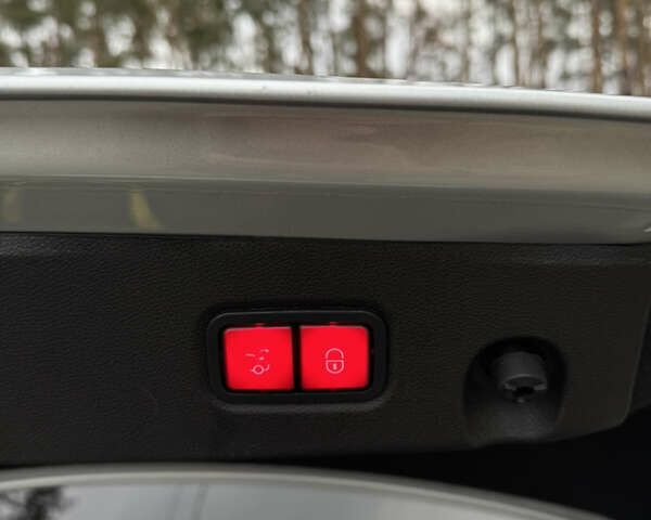 Серый Мерседес ЦЛС-Класс, объемом двигателя 2.99 л и пробегом 230 тыс. км за 30000 $, фото 13 на Automoto.ua