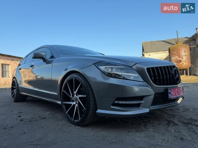 Серый Мерседес ЦЛС-Класс, объемом двигателя 3 л и пробегом 248 тыс. км за 19500 $, фото 6 на Automoto.ua