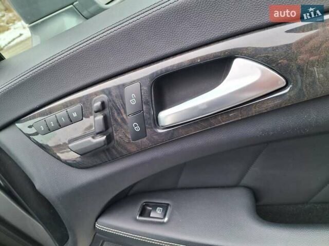 Серый Мерседес ЦЛС-Класс, объемом двигателя 3 л и пробегом 248 тыс. км за 24500 $, фото 51 на Automoto.ua