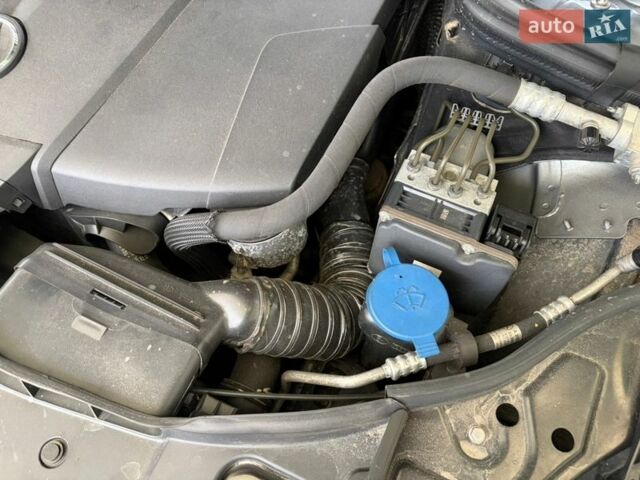 Серый Мерседес ЦЛС-Класс, объемом двигателя 3 л и пробегом 233 тыс. км за 19500 $, фото 35 на Automoto.ua