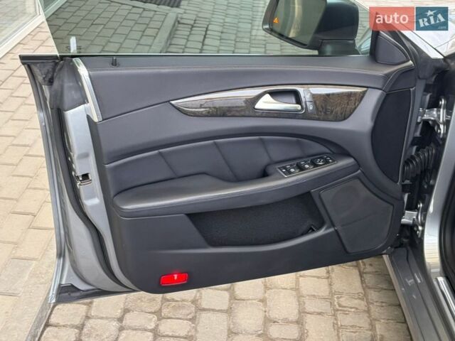 Серый Мерседес ЦЛС-Класс, объемом двигателя 3 л и пробегом 233 тыс. км за 19500 $, фото 18 на Automoto.ua