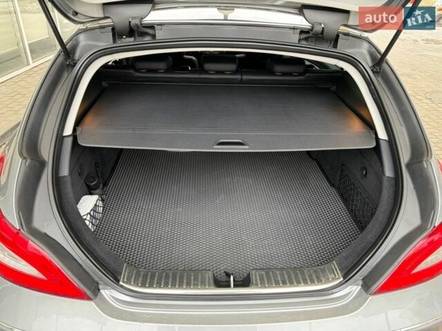 Серый Мерседес ЦЛС-Класс, объемом двигателя 3 л и пробегом 233 тыс. км за 19500 $, фото 14 на Automoto.ua