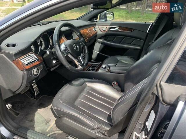 Серый Мерседес ЦЛС-Класс, объемом двигателя 3 л и пробегом 260 тыс. км за 20000 $, фото 2 на Automoto.ua