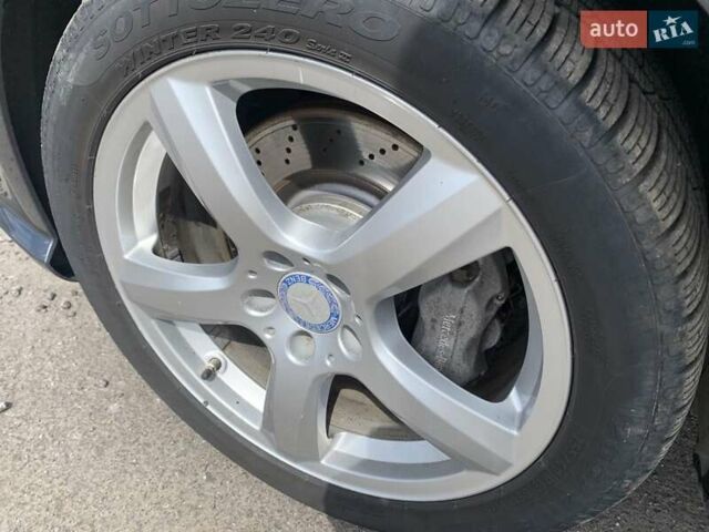 Серый Мерседес ЦЛС-Класс, объемом двигателя 3 л и пробегом 260 тыс. км за 20000 $, фото 15 на Automoto.ua