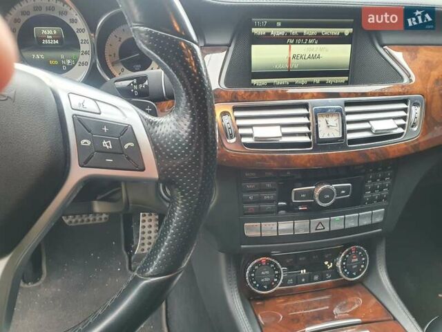 Серый Мерседес ЦЛС-Класс, объемом двигателя 3 л и пробегом 260 тыс. км за 20000 $, фото 17 на Automoto.ua