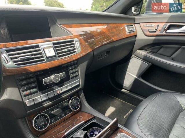 Серый Мерседес ЦЛС-Класс, объемом двигателя 3 л и пробегом 260 тыс. км за 20000 $, фото 3 на Automoto.ua